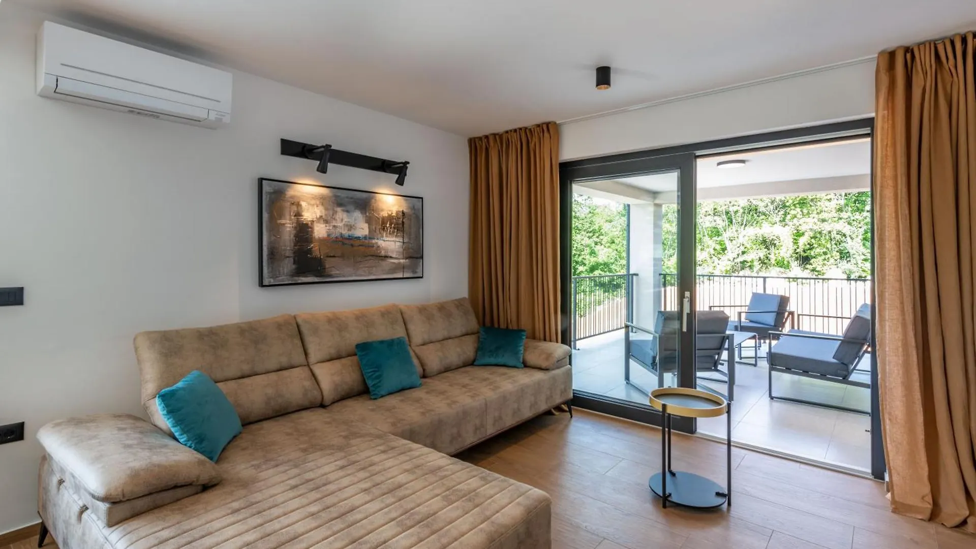Tatil Evi Villa Mochi, A Beautiful Modern Villa In A Tranquil Enviroment Pićan Hırvatistan