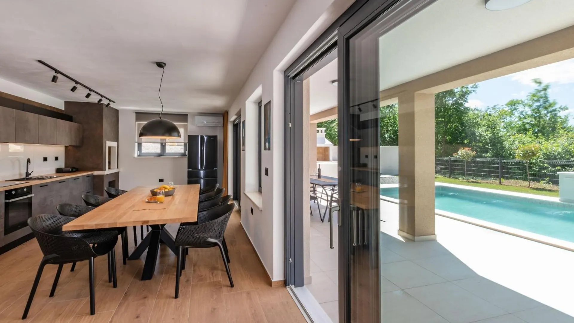 Villa Mochi, A Beautiful Modern Villa In A Tranquil Enviroment Pićan 0*,  Hırvatistan