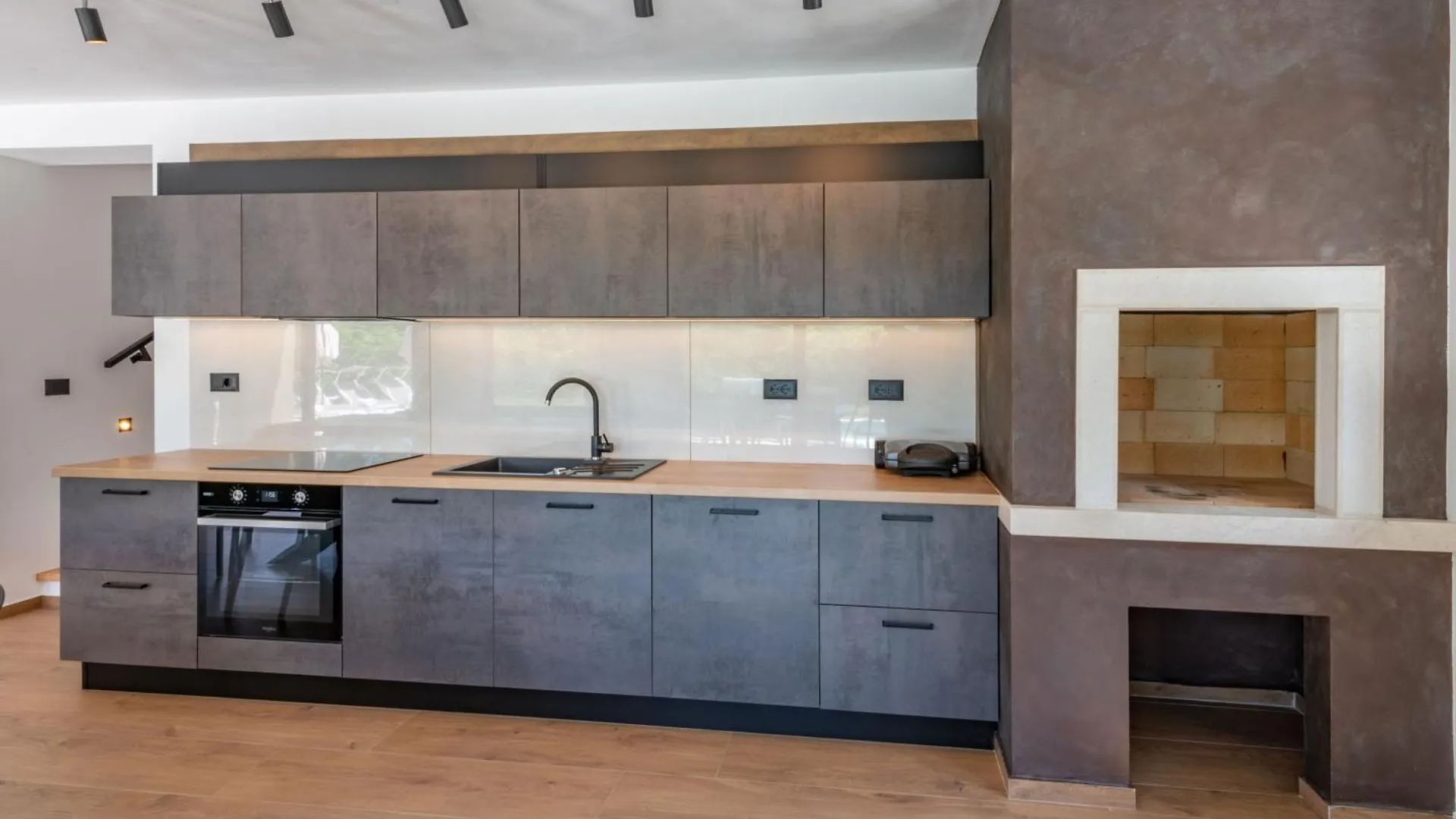 Villa Mochi, A Beautiful Modern Villa In A Tranquil Enviroment Pićan