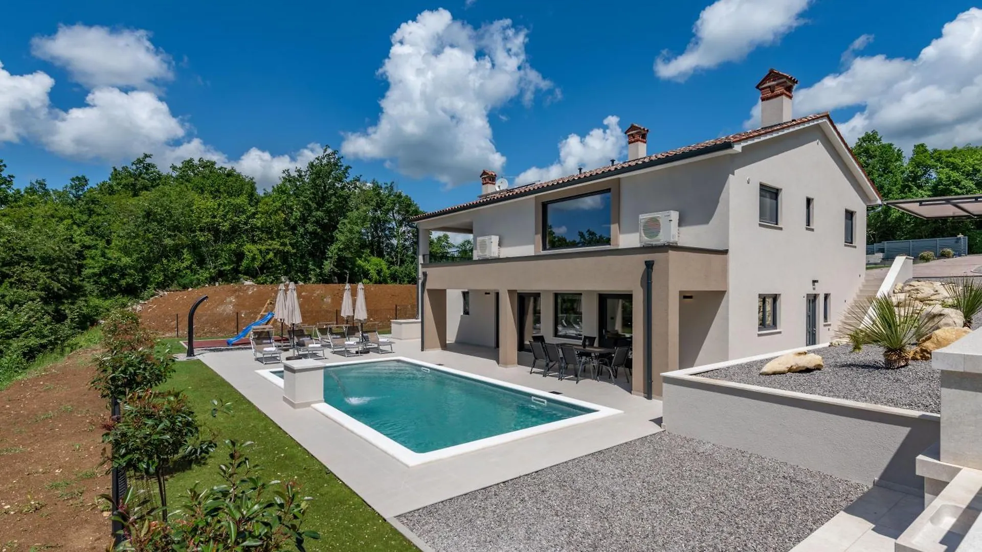 Villa Mochi, A Beautiful Modern Villa In A Tranquil Enviroment Pićan